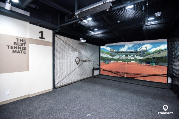 스크린테니스 시뮬레이터인 ‘테니스팟