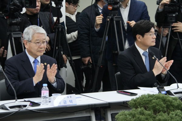 좌로부터 서금택 세종시의회 의장, 이춘희 세종시장