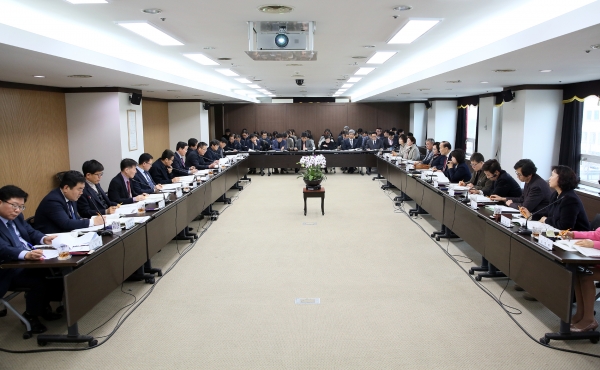 대전서구 공약이행평가단 회의 개최 모습