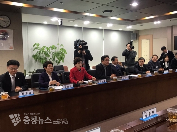 ​조명래 환경부장관을 만나 ‘금강 3개 보 처리방안’의 결정과정이 불합리 하다고 강력항의