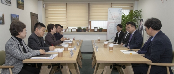 지난 6일 구청에서 대덕구형 커뮤니티케어 모델 구축을 위한 민관 교류 협력 간담회 개최 모습