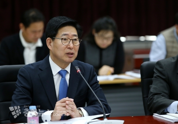 천안종축장 이전부지 활용 연구용역 착수보고회에서 양승조 지사