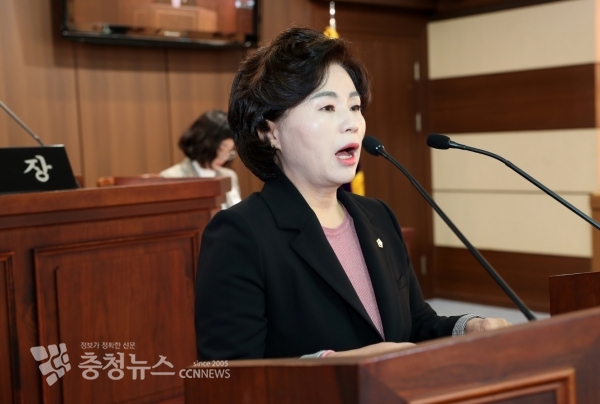 5분 자유발언 하는 태안군의회 전재옥 의원 / 충청뉴스 최형순 기자