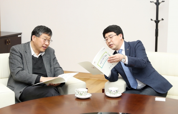 맹정호 서산시장이 지난 15일 국토연구원을 방문해 강현수 국토연구원장을 면담하고 주요 현안사업의 국가계획 반영을 요청했다