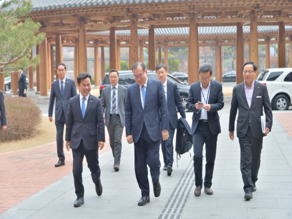 박정현 군수 이개호 장관 환담.