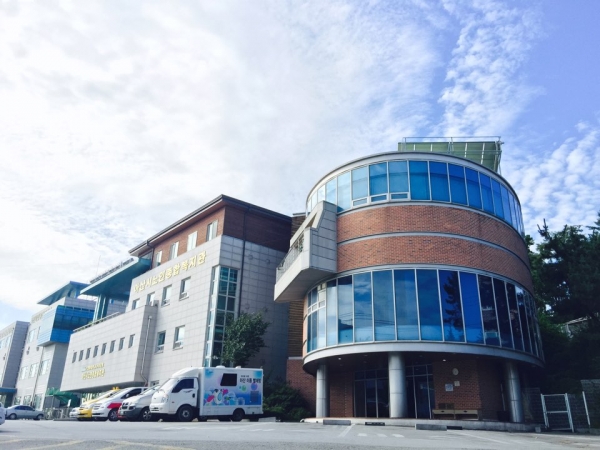 아산시노인종합복지관 전경