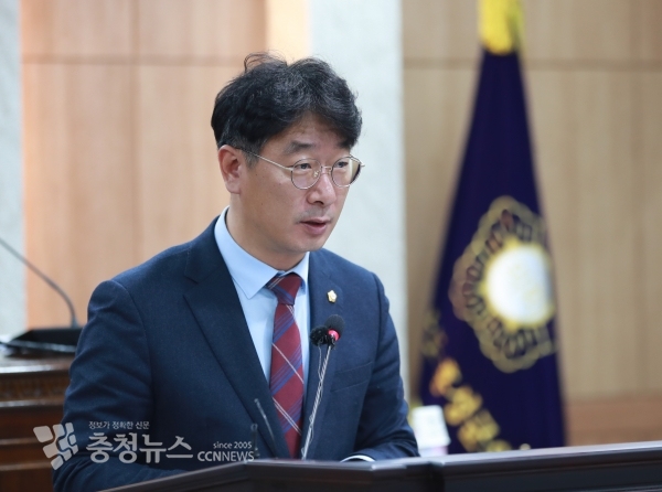 5분 자유발언하는 노승천 홍성군의회 의원