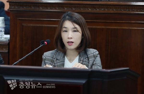 5분 자유발언하는 김기철 홍성군의회 의원