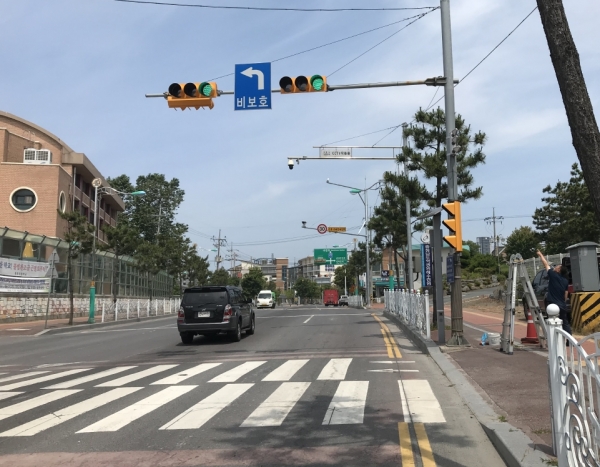 어린이 보호구역 내 교통신호등 교체