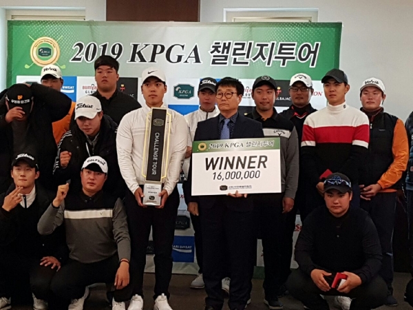 골프존 엘리트아카데미 소속 신상훈 프로가 지난 1일부터 2일까지 열린 챌린지투어 3회 대회에서 우승을 차지했다.