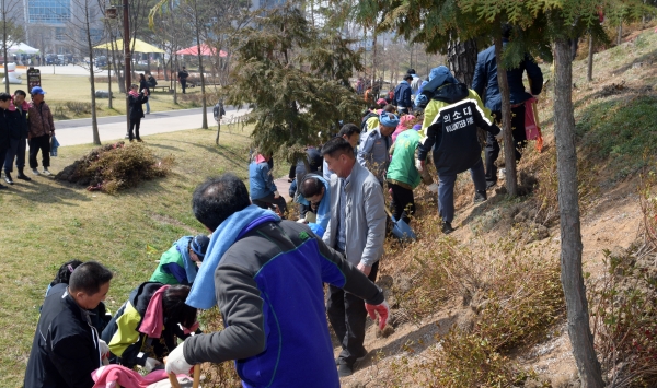 논산시, 제74회 식목일 기념 나무심기 행사 개최