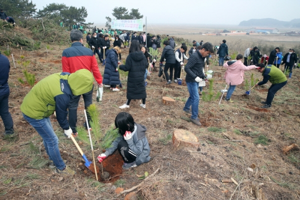 서천군, 제74회 식목일 나무심기 행사 개최