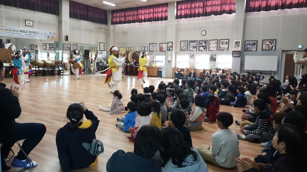 지난 2018 북치고 장구치고 공연 모습