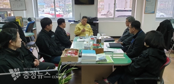 6일 토요일 이원면 방문해 산불 대비 태세 점검 중인 가세로 군수