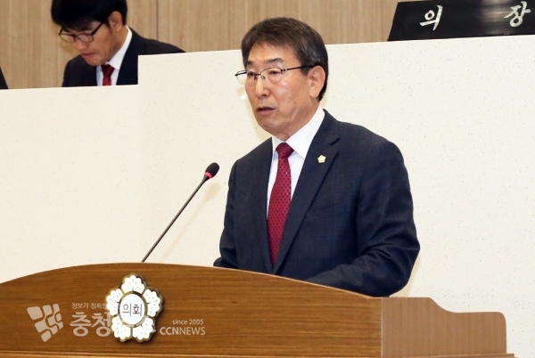 5분 발언하는 이종윤 당진시의회 의원 / 충청뉴스 최형순 기자