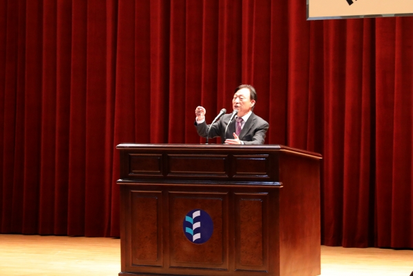 고위공직자 청렴연수에서 설동호 교육감 당부 모습