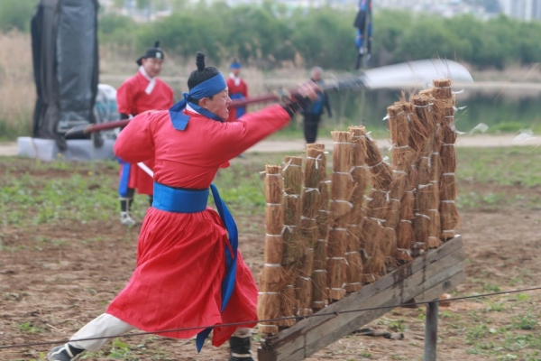 지난해 이순신장군 무과전시 재연행사