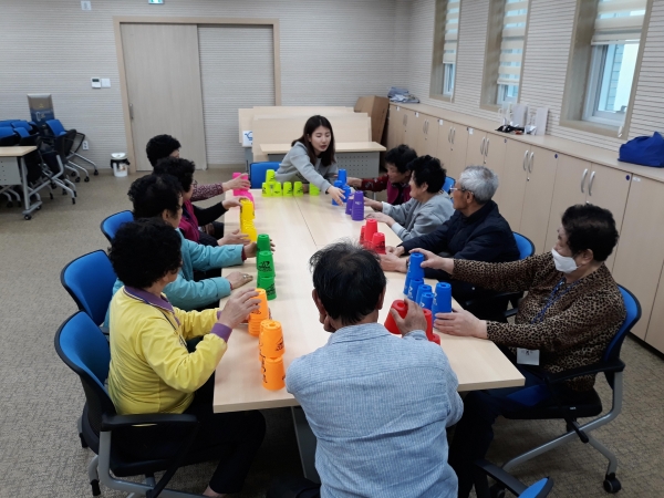 쉼터 인지재활활 프로그램 호응