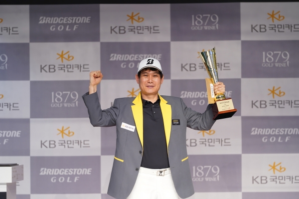 남자부 우승자 진수근_우승 포즈