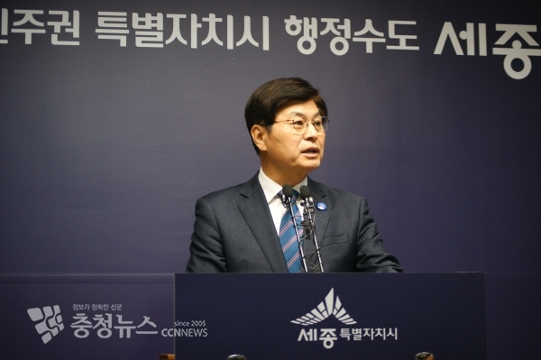 답변하는 이춘희 세종시장 / 충청뉴스 최형순 기자