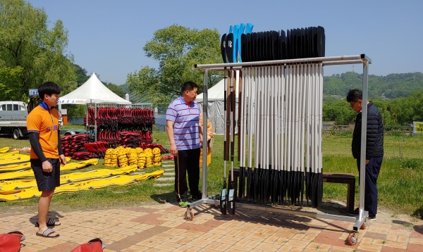 대청수상레포츠센터가 오는 4일  개장한다. 대덕구 직원들이 2일 개장에 앞서 시설 및 운영사항 전반에 대한 안전점검