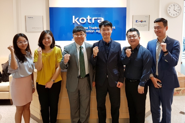 서산시 관계자들이 서산 마리나리조트 프로젝트 추진에 따른 현지 투자 유치 활동을 전개한 후 기념촬영