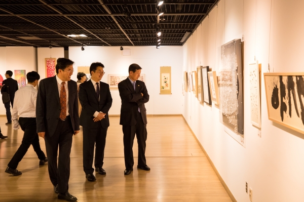 남서울대 아트센터 갤러리 이앙에서 열린 ‘대학발전 기금마련 후원의 밤’ 행사