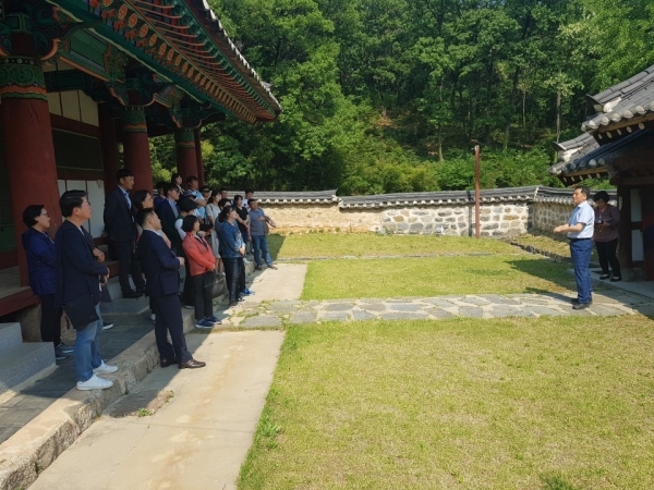 이재원 도원풍수지리학회 회장이 수강생을 대상으로 풍수지리 교육 진행