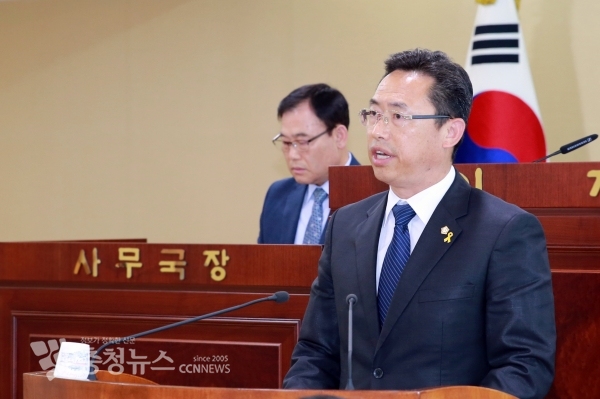 5분 발언하는 홍성표 아산시의회 의원 / 충청뉴스 최형순 기자