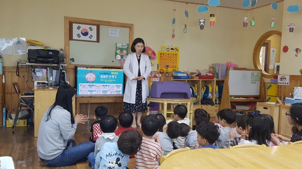 보건소 유치원 손 씻기 교육 장면