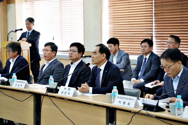 김인식 농어촌공사 사장이 농어민단체장과의 간담회