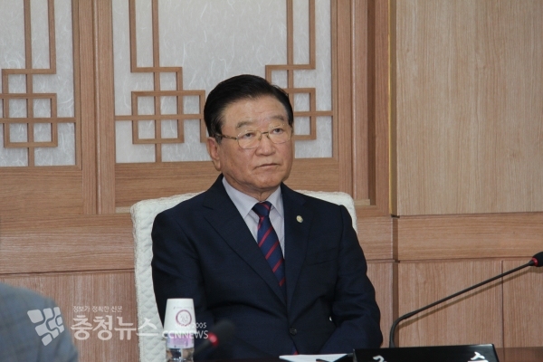 제259회 임시회에 참석한 김석환 홍성군수