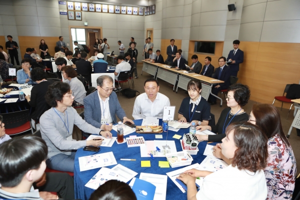 천안시민이 말하는 나의 행복 제1회 천안시민 원탁토론회 개최 모습