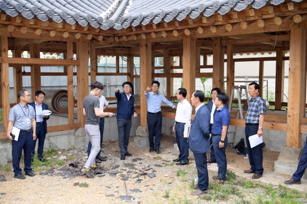 현안사업 현장방문(제민천 활력거점 조성사업)