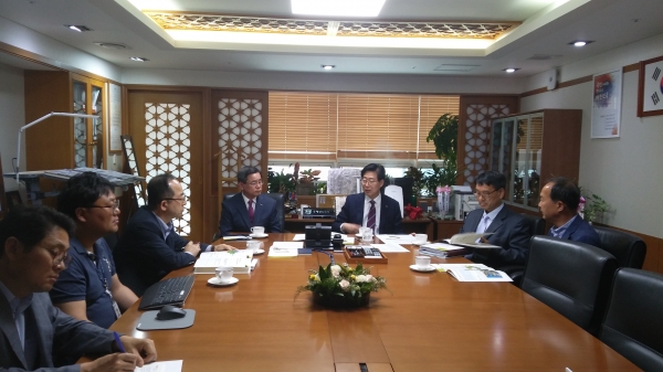 , 장항 브라운필드 정화와 힐링의 국가 상징화 모델 방향 설정(지난 17일 서천군은 양승조 도지사와 특별면담 모습