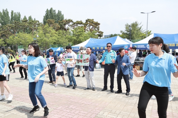 지난 1일 천안종합운동장 오륜문광장에서 성황리에 개최