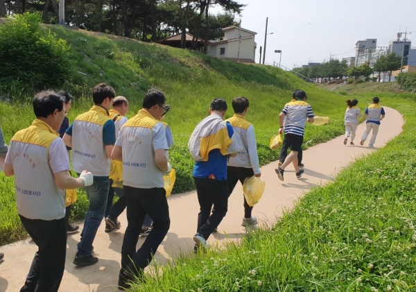 당진화력본부, 환경보호위한 플로깅 행사 펼쳐