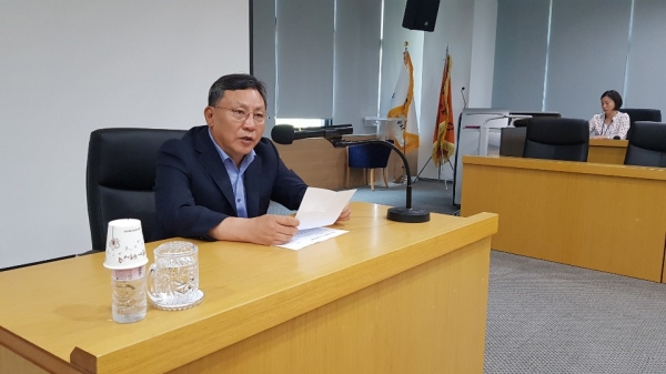 청렴 워크숍에서 발언중인 조익문 감사