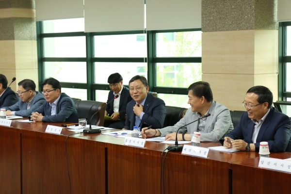 조익문 한국농어촌공사 상임감사가 충남본부에서 청렴특강을 진행하고 있다.