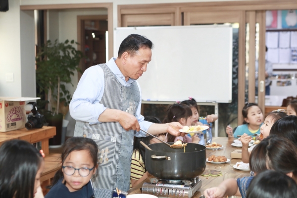 아동복지시설 현장방문-은혜로늘푸른지역아동센터 방문 모습