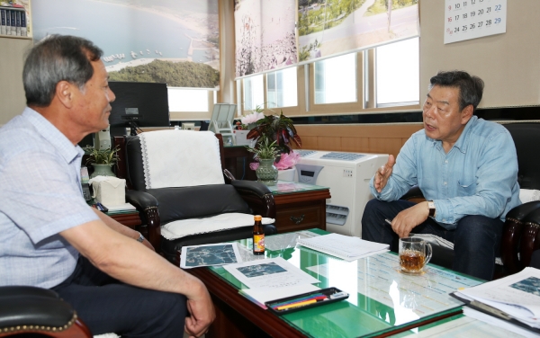 지난 25일 원북면에서 열린 ‘현장 군수실’ 모습.