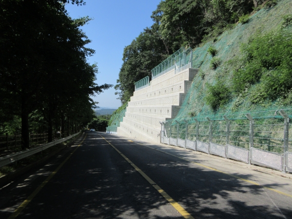 밀목재 사면공사 준공사진