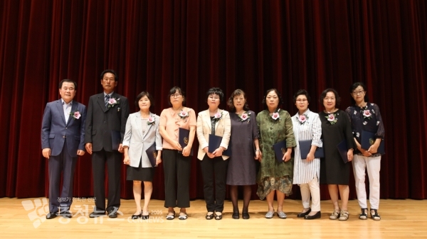 충남교육청 2019 상반기 퇴임 공무원 훈,포장 전수