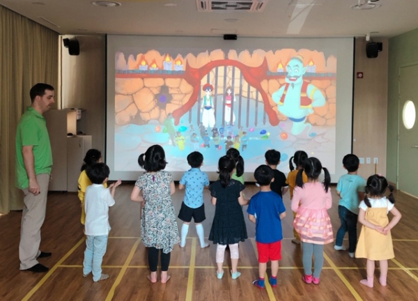 영어체험형 동화구연 모습