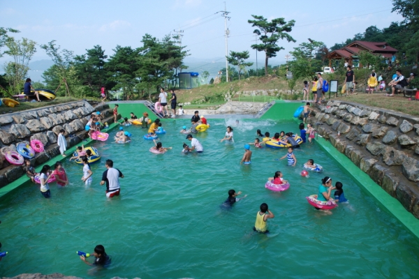 봉수산 자연휴양림 물놀이장