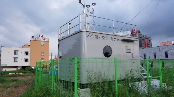 시민 염원 담아 환경친화도시 조성해 간다(도시대기 측정소).