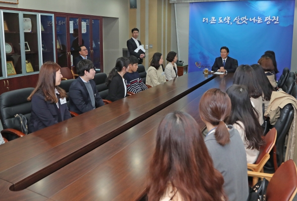 지난 2기 청년인턴 간담회 및 오리엔테이션 (2018년 10월)