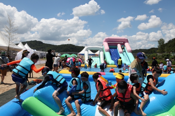 금강여울축제 -물놀이장 모습