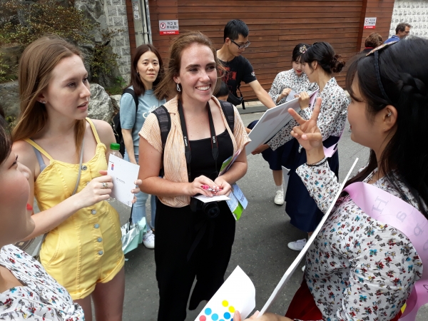 ‘마이크로 디그리’ 학생들 관광에티켓 캠페인 실시 모습