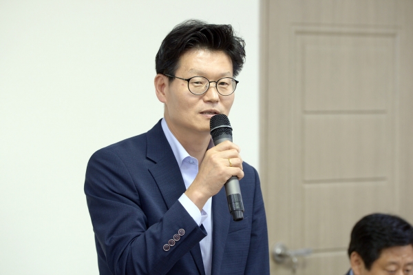 시민과의 대화마당 금학동을 방문한 김정섭 공주시장